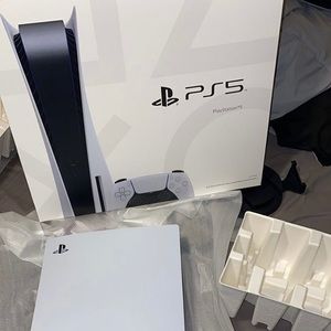 Play station 5 ( brand new )